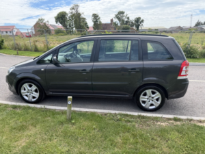 2013 Vauxhall Zafira 1.6 16v Exclusiv in Grey — image 4