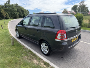 2013 Vauxhall Zafira 1.6 16v Exclusiv in Grey — image 5