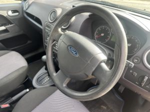2009 Ford Fusion 1.6 Zetec Climate in Red — image 3