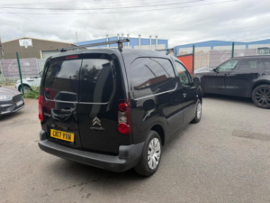 2017 Citroen Berlingo 1.6 Bluehdi 625 Enterprise L1 5dr in Black — image 6
