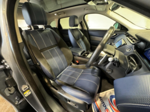 2018 Land Rover Range Rover Velar 2.0 D240 R-Dynamic Se Auto 4WD Euro 6 (s/s) 5dr in Blue — image 3