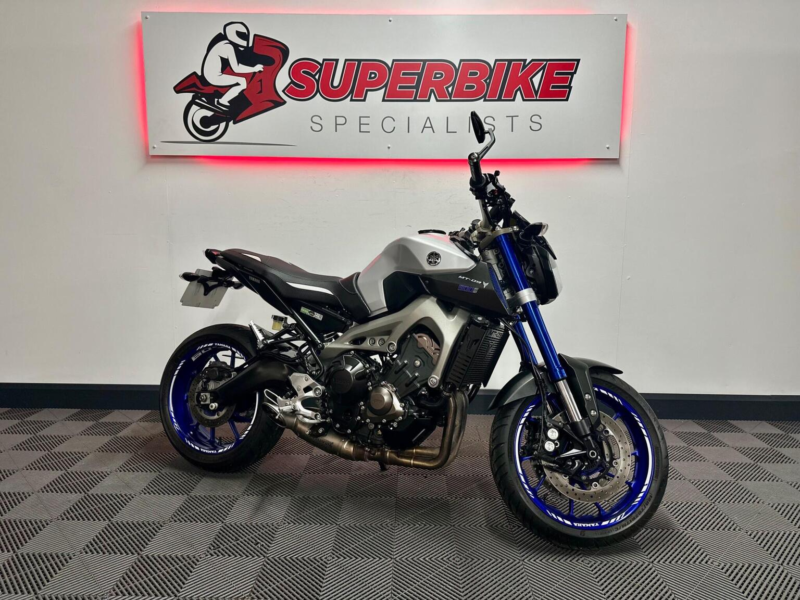 2015 Yamaha Mt-09 900 Abs in Silver — image 1