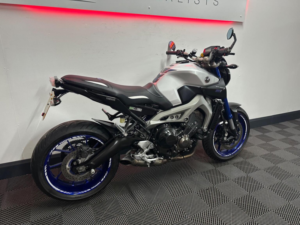 2015 Yamaha Mt-09 900 Abs in Silver — image 5