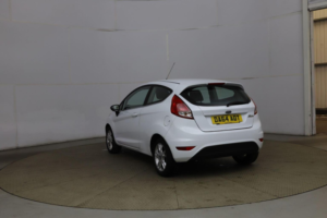 2014 Ford Fiesta 1.25 Zetec Euro 5 3dr in White — image 5