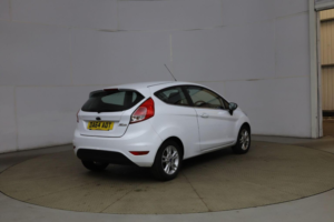 2014 Ford Fiesta 1.25 Zetec Euro 5 3dr in White — image 6