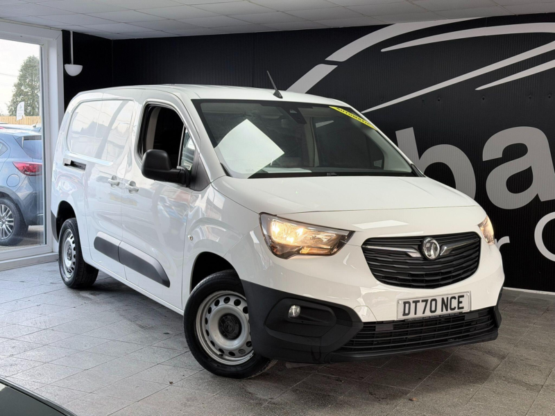 2021 Vauxhall Combo 1.5 Turbo D 2300 Edition Auto L2 H1 Euro 6 (s/s) 4dr in White — image 1