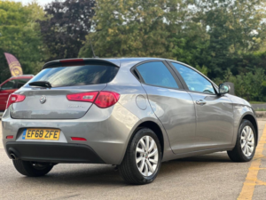 2019 Alfa Romeo Giulietta 1.4 Tb Giulietta Euro 6 (s/s) 5dr in Grey — image 3