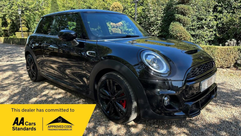 2020 MINI Hatch 2.0 Cooper S Sport Steptronic Euro 6 (s/s) 3dr in Black — image 1