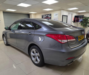 2012 Hyundai I40 1.7 Crdi Blue Drive Style Saloon 4dr Diesel Manual Euro 5 (s/s) (136 Ps) in Multicolour — image 3