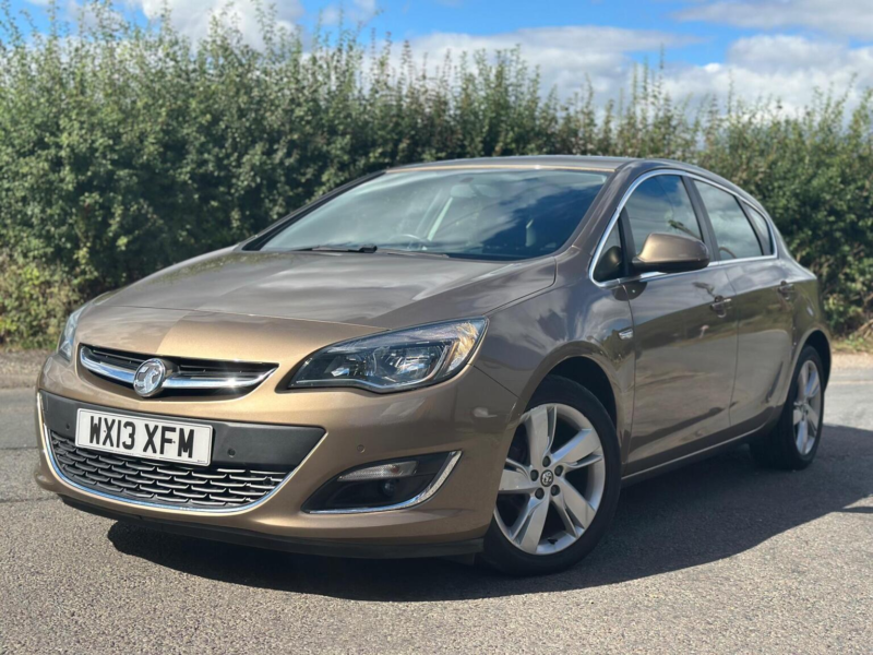2013 Vauxhall Astra 1.6 16v Sri Auto Euro 5 5dr in Bronze — image 1