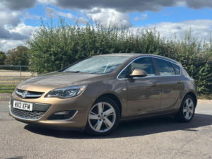 2013 Vauxhall Astra 1.6 16v Sri Auto Euro 5 5dr in Bronze — image 3
