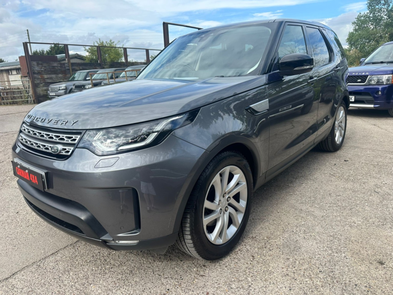 2017 Land Rover Discovery 2.0 Sd4 Hse in Grey — image 1