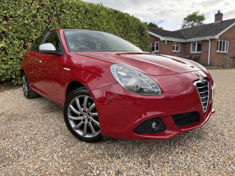 2013 Alfa Romeo Giulietta 1.4 Tb Collezione in Red — image 1