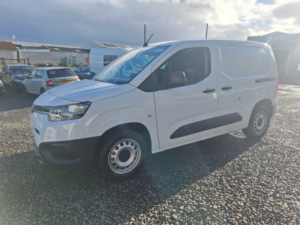 2023 Toyota Proace City 1.5 Bluehdi Active in White — image 3