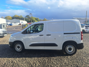2023 Toyota Proace City 1.5 Bluehdi Active in White — image 4