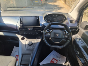 2022 Peugeot Rifter 1.2 Puretech Allure Premium in Blue — image 2