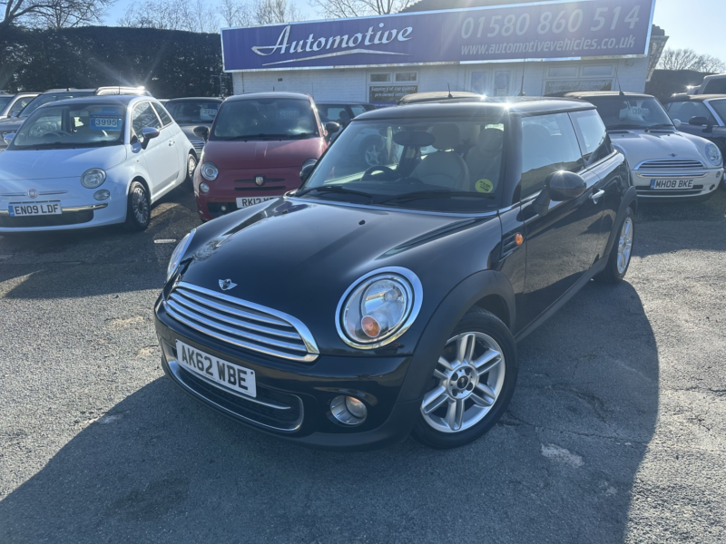 2012 MINI Hatch 1.6 Cooper D Hatch in Black — image 1