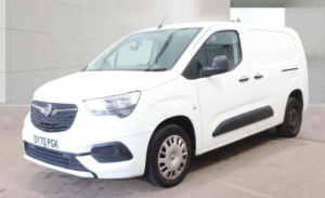 2020 Vauxhall Combo 1.5 Turbo D 2300 Sportive L2 H1 Euro 6 (s/s) 4dr in White — image 2