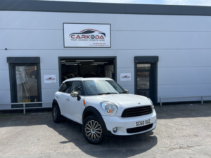 2012 MINI Countryman 1.6 One Countryman in White — image 3