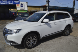 2018 Mitsubishi Outlander 2.2 Di-D 3 in White — image 5