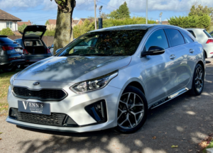 2019 Kia Proceed 1.4 T-Gdi Gt-Line in Silver — image 3
