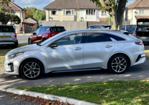 2019 Kia Proceed 1.4 T-Gdi Gt-Line in Silver — image 4