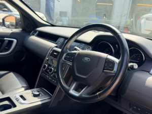 2019 Land Rover Discovery Sport Td4 Landmark in White — image 2