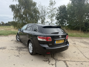 2010 Toyota Avensis 2.2 D-Cat T4 in Black — image 3
