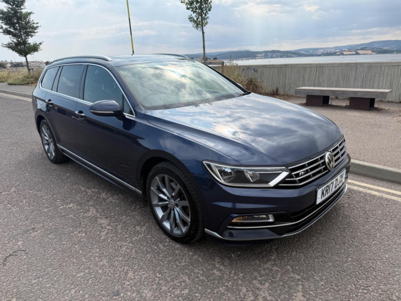 2017 Volkswagen Passat 2.0 Tdi Bluemotion Tech R-Line DSG Euro 6 (s/s) 5dr in Blue — image 1