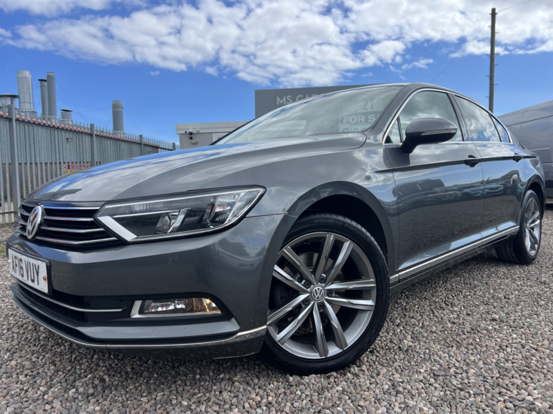 2016 Volkswagen Passat 2.0 Tdi Bluemotion Tech Gt in Grey — image 1