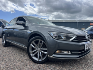 2016 Volkswagen Passat 2.0 Tdi Bluemotion Tech Gt in Grey — image 3
