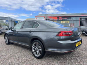 2016 Volkswagen Passat 2.0 Tdi Bluemotion Tech Gt in Grey — image 4