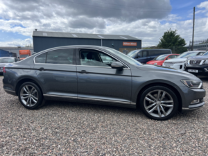 2016 Volkswagen Passat 2.0 Tdi Bluemotion Tech Gt in Grey — image 5