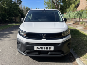 2025 Vauxhall Combo 1.5 Combo Crewvan Xl Prime 1.5d 100 S&s Mt6 in White — image 2