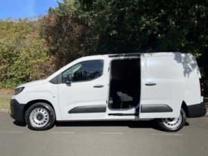 2025 Vauxhall Combo 1.5 Combo Crewvan Xl Prime 1.5d 100 S&s Mt6 in White — image 5