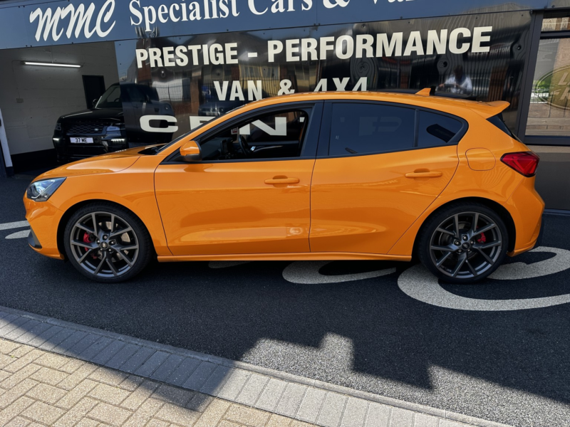 2019 Ford Focus 2.3 T Ecoboost St in Orange — image 1