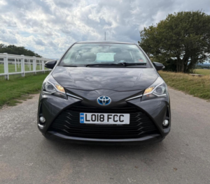 2018 Toyota Yaris 1.5 Vvt-H Icon E-CVT Euro 6 (s/s) 5dr in Grey — image 3