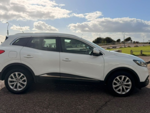 2015 Renault Kadjar 1.5 Dynamique Nav Dci 110 Auto in White — image 6