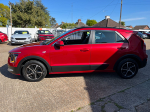 2023 Kia Niro 1.6h Gdi 2 SUV 5dr Petrol Hybrid Dct Euro 6 (s/s) (139 Bhp) in Red — image 4