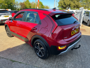 2023 Kia Niro 1.6h Gdi 2 SUV 5dr Petrol Hybrid Dct Euro 6 (s/s) (139 Bhp) in Red — image 5