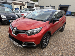 2015 Renault Captur 1.2 Signature Tce 120 Auto Edc in Red — image 4