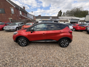 2015 Renault Captur 1.2 Signature Tce 120 Auto Edc in Red — image 6