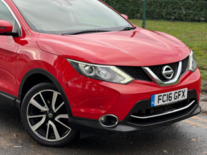 2016 Nissan Qashqai 1.6 Dci Tekna Xtron 2WD Euro 6 (s/s) 5dr in Red — image 3