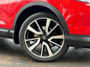 2016 Nissan Qashqai 1.6 Dci Tekna Xtron 2WD Euro 6 (s/s) 5dr in Red — image 6