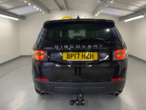 2017 Land Rover Discovery Sport 2.0 Td4 Pure Edition SUV 5dr Diesel Manual 4WD Euro 6 (s/s) (5 Seat) (150 Ps) in Black — image 4