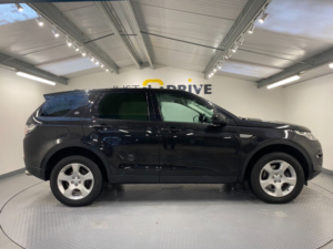 2017 Land Rover Discovery Sport 2.0 Td4 Pure Edition SUV 5dr Diesel Manual 4WD Euro 6 (s/s) (5 Seat) (150 Ps) in Black — image 6