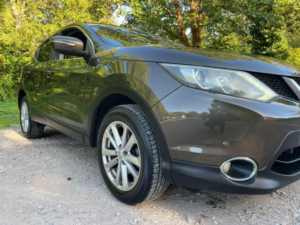 2014 Nissan Qashqai 1.2 Dig-T Acenta Premium 2WD Euro 5 (s/s) 5dr in Beige — image 4