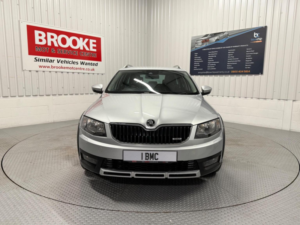 2015 Skoda Octavia 2.0 Tdi Scout DSG 4WD Euro 6 (s/s) 5dr in Silver — image 3