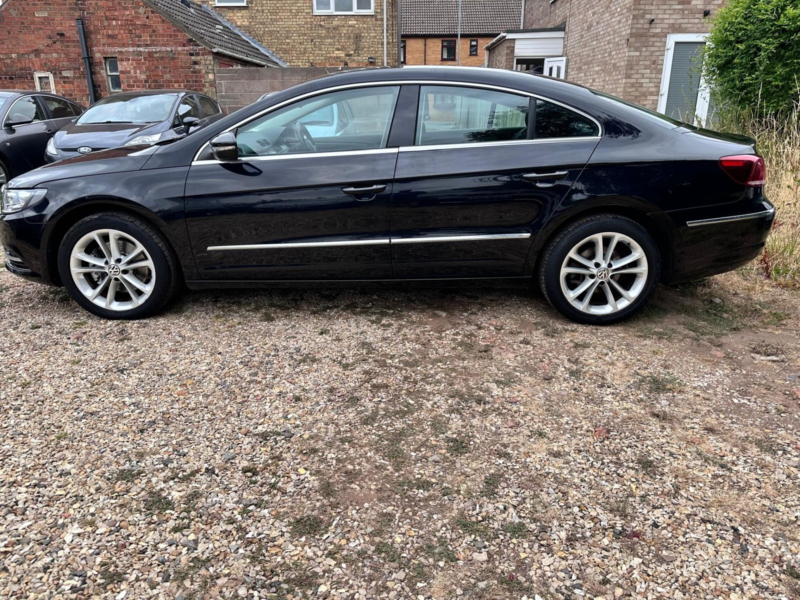 2013 Volkswagen Cc 2.0 Tdi Bluemotion Tech in Black — image 1