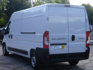 2025 Peugeot Boxer 2.2 Boxer Panelvan L3h2 335 Bhdi 140 Mt6 Professional in White — image 5